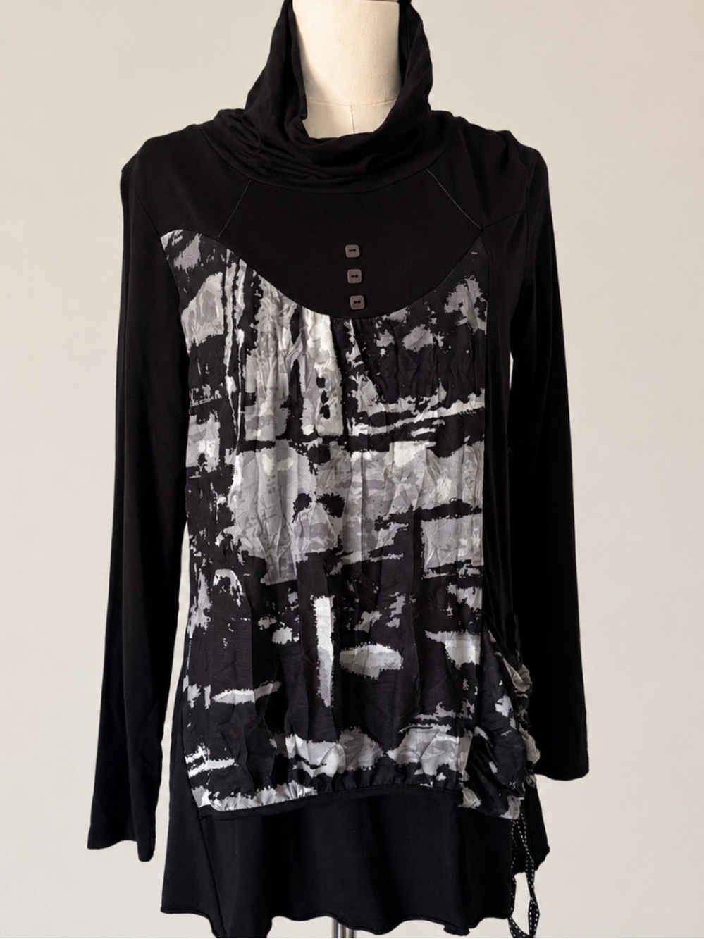 Avant Garde Artwear Black White Abstract Cowl Neck Tunic Top Women’s S